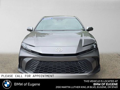 Used 2025 Toyota Camry SE FWD image 8