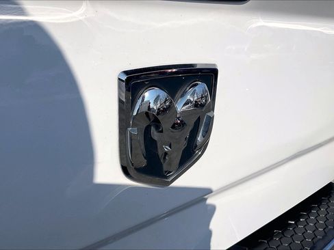 Used 2018 RAM 3500 Tradesman w/ Chrome Appearance Group image 10