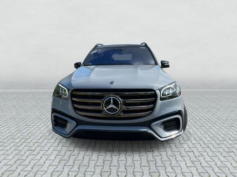 Used 2024 Mercedes-Benz GLS 580 4MATIC image 3