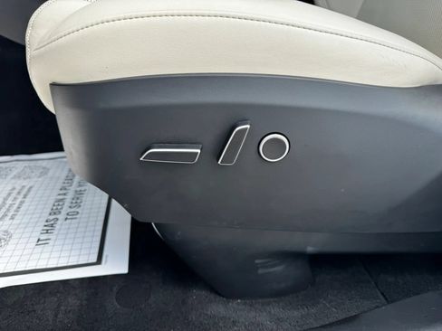 Used 2022 Tesla Model X AWD/4WD image 5