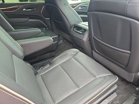 Used 2023 Cadillac Escalade Premium Luxury AWD/4WD image 11