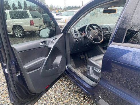 Used 2016 Volkswagen Tiguan S image 8