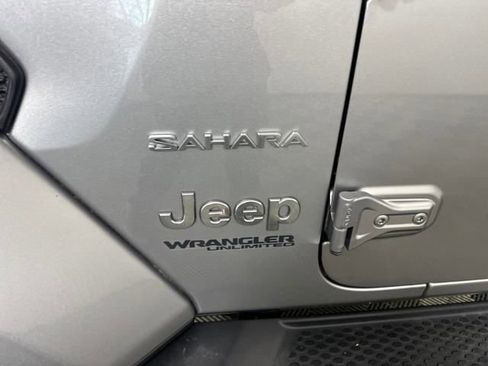 Used 2020 Jeep Wrangler Unlimited Sahara image 10