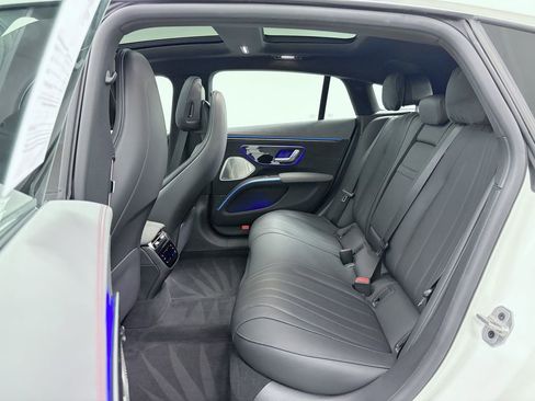 Used 2022 Mercedes-Benz EQS 580 4MATIC Sedan image 15