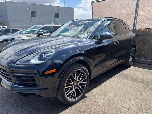 Used 2021 Porsche Cayenne AWD/4WD image 2