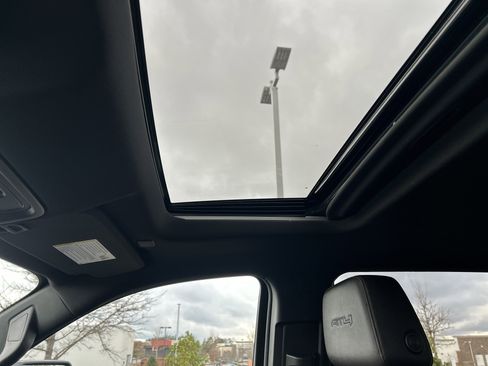 Used 2024 GMC Sierra 2500 AT4 w/ AT4 Preferred Package image 11