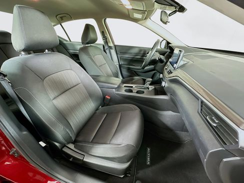Used 2025 Nissan Altima 2.5 SV image 29