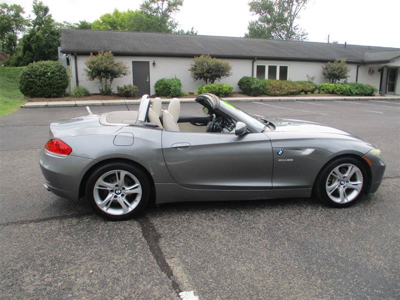Used 2010 BMW Z4 sDrive35i RWD image 8