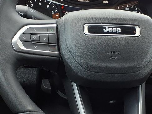 Used 2025 Jeep Compass Limited AWD/4WD image 10