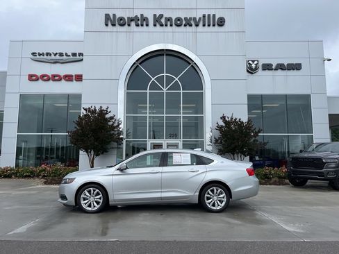 Used 2016 Chevrolet Impala LT FWD image 2