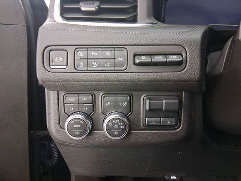 Used 2023 GMC Yukon Denali w/ Denali Reserve Package image 20