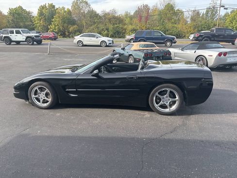 Used 2004 Chevrolet Corvette Convertible w/ Preferred Equipment Group RWD image 4