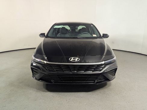 New 2026 Hyundai Elantra SE image 2