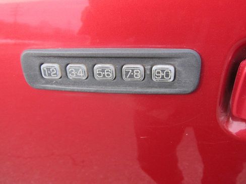 Used 2002 Ford Explorer Sport Trac Value 4dr 4WD Crew Cab SB image 9