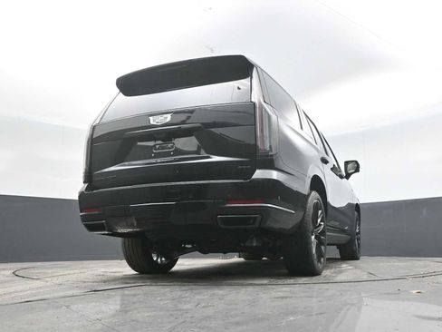 New 2026 Cadillac Escalade Platinum Sport w/ LPO, ONYX Package image 32