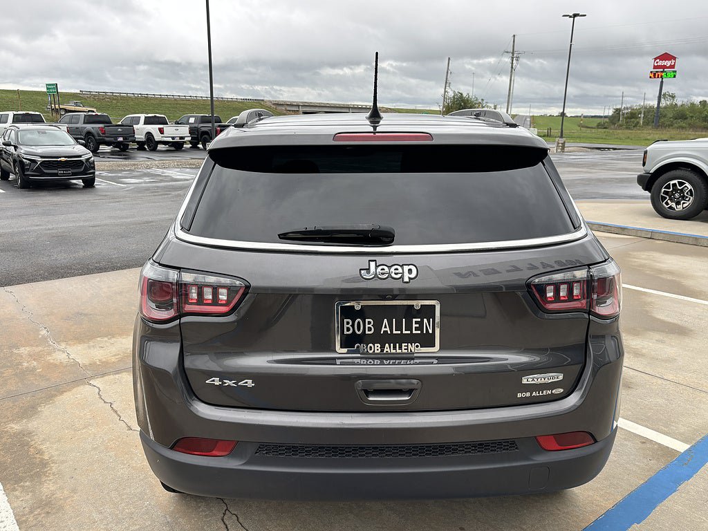 Used 2021 Jeep Compass Latitude w/ Sun and Sound Group AWD/4WD image 4