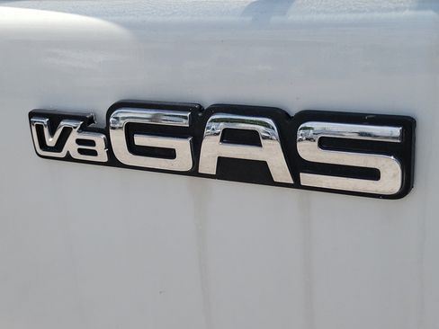 Used 2024 Isuzu NPR RWD image 11