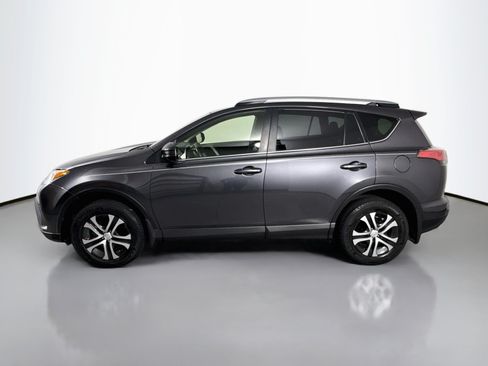 Used 2017 Toyota RAV4 LE FWD image 4