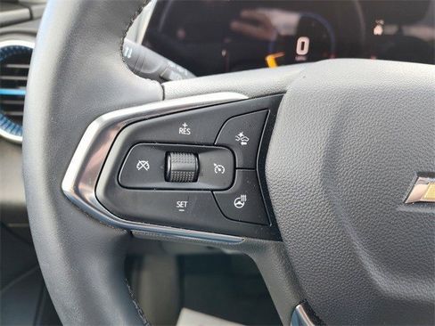 Used 2025 Chevrolet Trax LT w/ Driver Confidence Package image 27