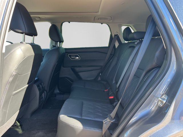 Certified 2026 Nissan Rogue Platinum w/ Tech Package AWD/4WD image 19