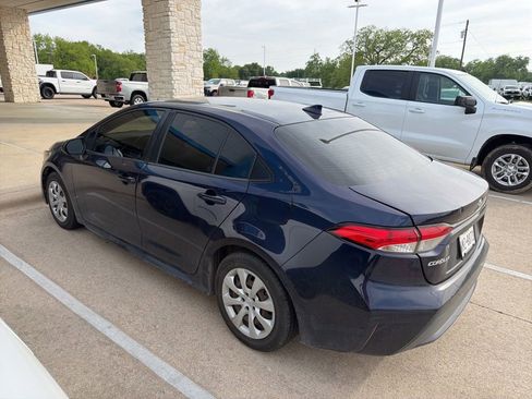 Used 2021 Toyota Corolla LE FWD image 4