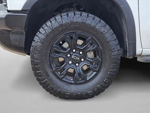 Used 2023 Chevrolet Silverado 1500 ZR2 w/ Technology Package image 23
