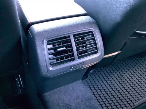 Used 2020 Volkswagen GTI SE image 30