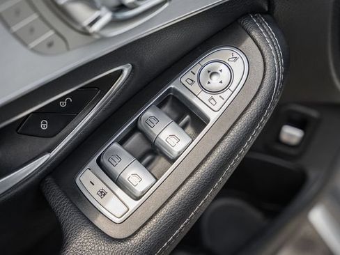 Used 2015 Mercedes-Benz C 300 4MATIC Sedan image 37