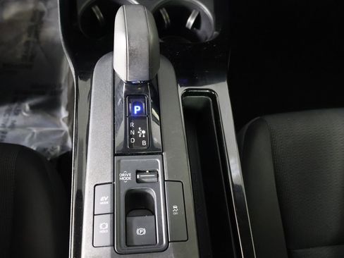 Used 2024 Toyota Prius LE image 40