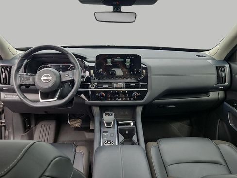 Used 2024 Nissan Pathfinder SL w/ SL Premium Package AWD/4WD image 17