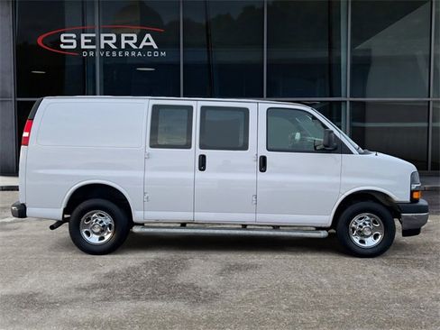 Used 2024 Chevrolet Express 2500 w/ Driver Convenience Package image 6