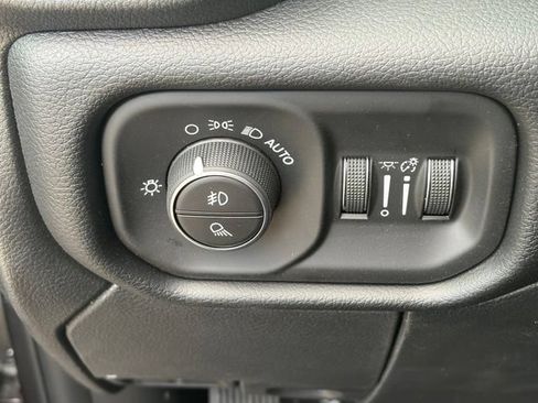 New 2026 RAM 2500 Laramie AWD/4WD image 25