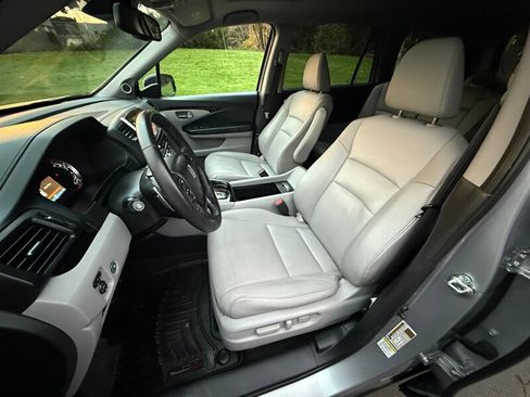 Used 2016 Honda Pilot Touring image 8