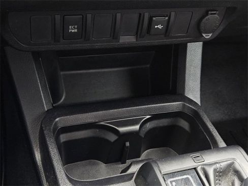 Used 2020 Toyota Tacoma SR image 22
