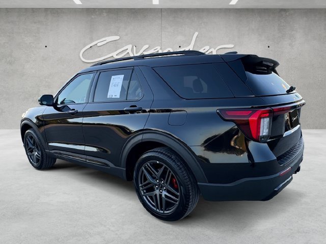 Used 2025 Ford Explorer ST-Line w/ ST-Line Street Pack AWD/4WD image 14
