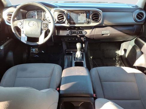 Used 2017 Toyota Tacoma SR5 image 39