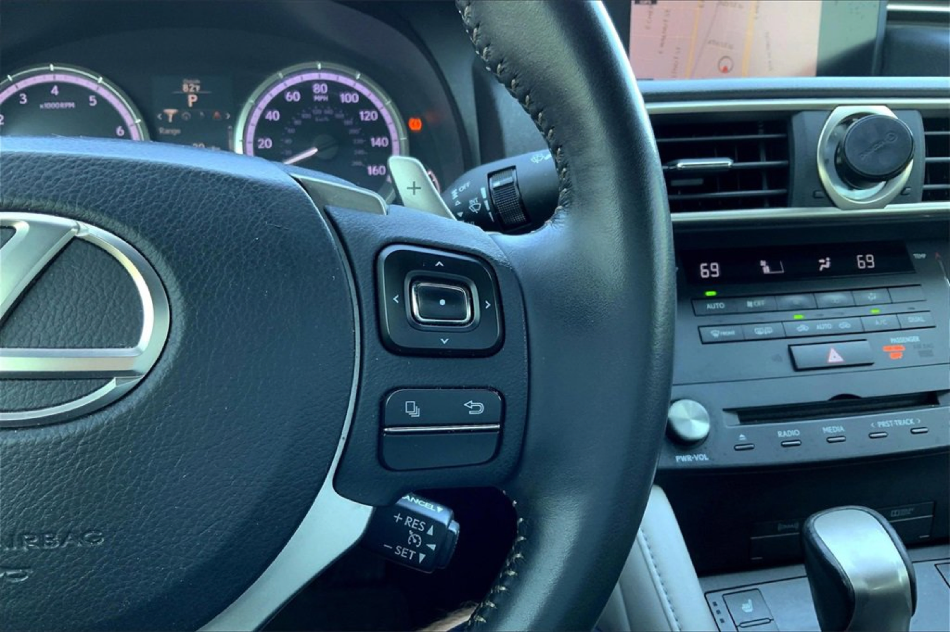 Used 2015 Lexus RC 350 w/ Navigation System Package RWD image 18