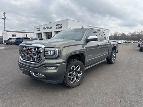 Used 2018 GMC Sierra 2500 Denali w/ Duramax Plus Package image 13