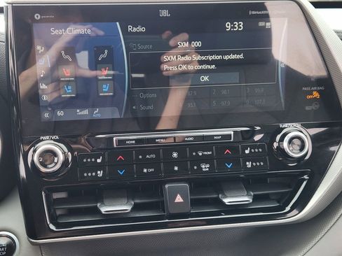 Used 2021 Toyota Highlander Platinum image 13