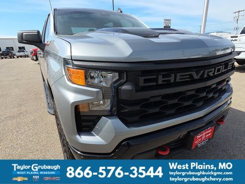 Used 2023 Chevrolet Silverado 1500 Custom Trail Boss AWD/4WD image 12