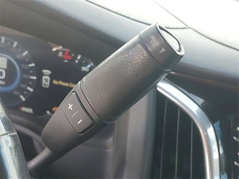 Used 2018 Cadillac Escalade ESV Luxury image 21