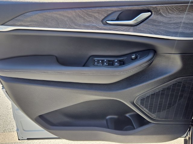 New 2027 Jeep Grand Cherokee Altitude RWD image 17