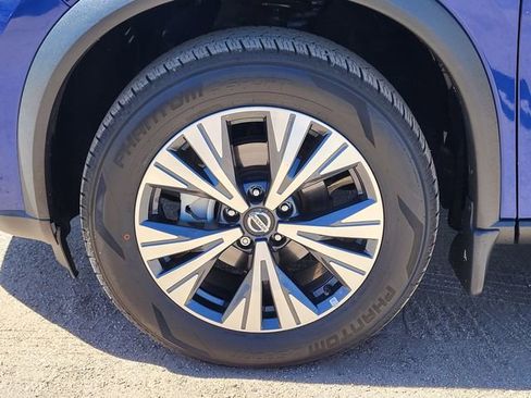 Used 2021 Nissan Rogue SV AWD/4WD image 10