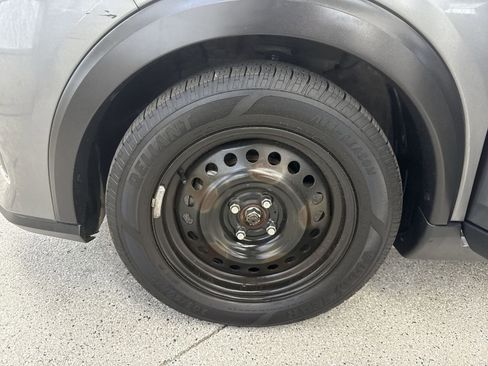 Used 2021 Nissan Kicks S image 45