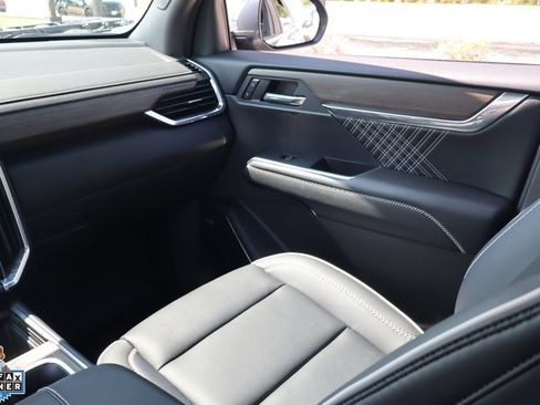 Used 2025 GMC Acadia Denali w/ LPO, Floor Liner Package FWD image 24