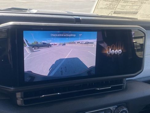 New 2025 Jeep Gladiator Sport image 3