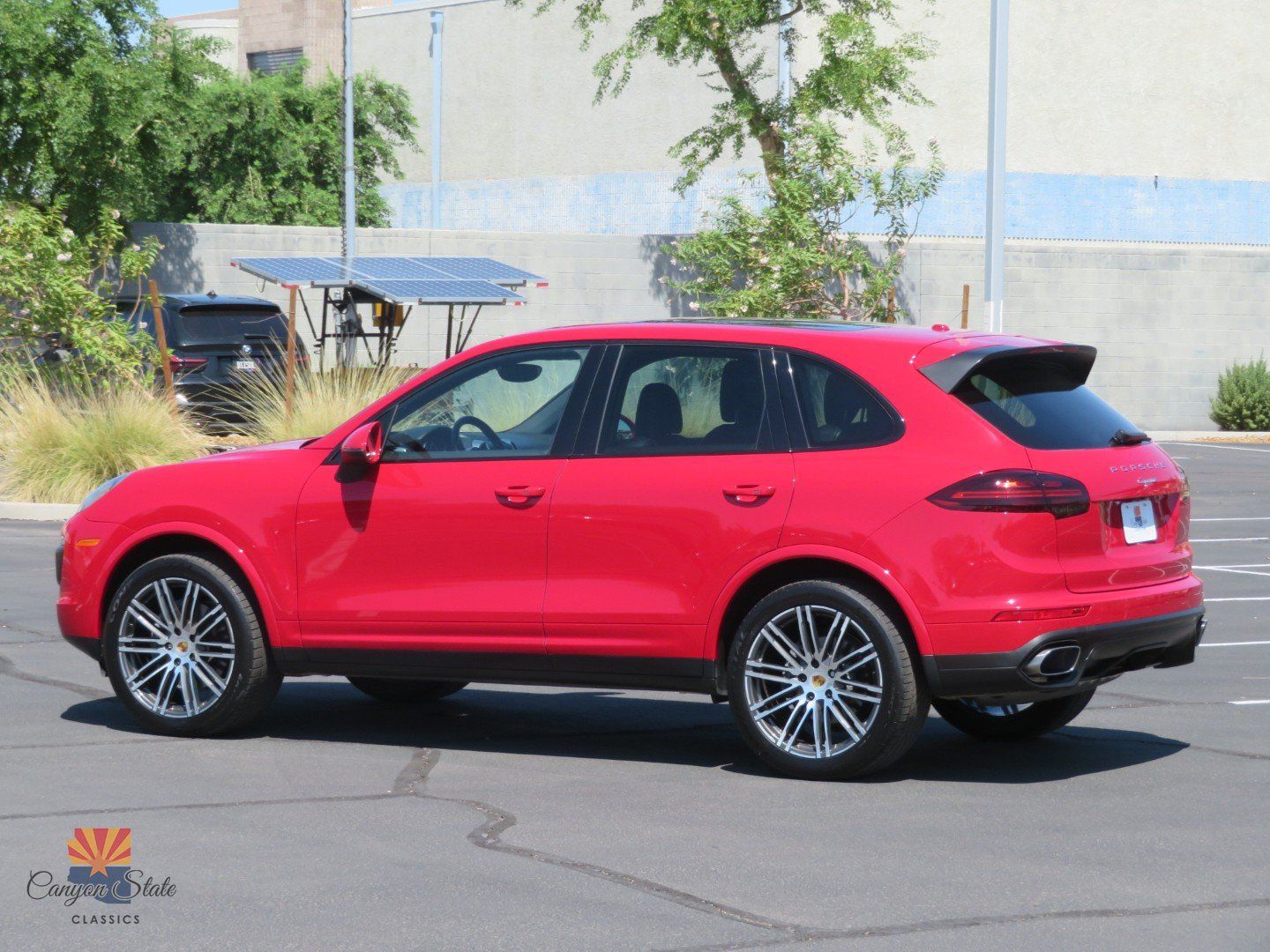 Used 2016 Porsche Cayenne w/ Premium Package AWD/4WD image 6