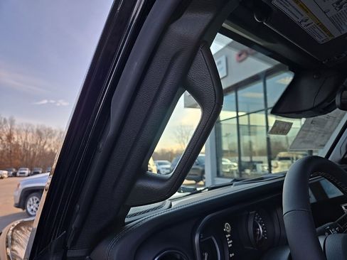 New 2026 Jeep Gladiator Sport image 41