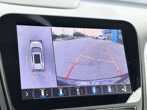 Used 2021 Chevrolet Equinox Premier image 12