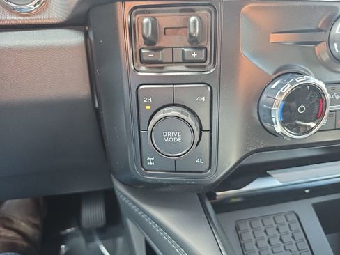 New 2025 Ford F250 Platinum AWD/4WD image 30
